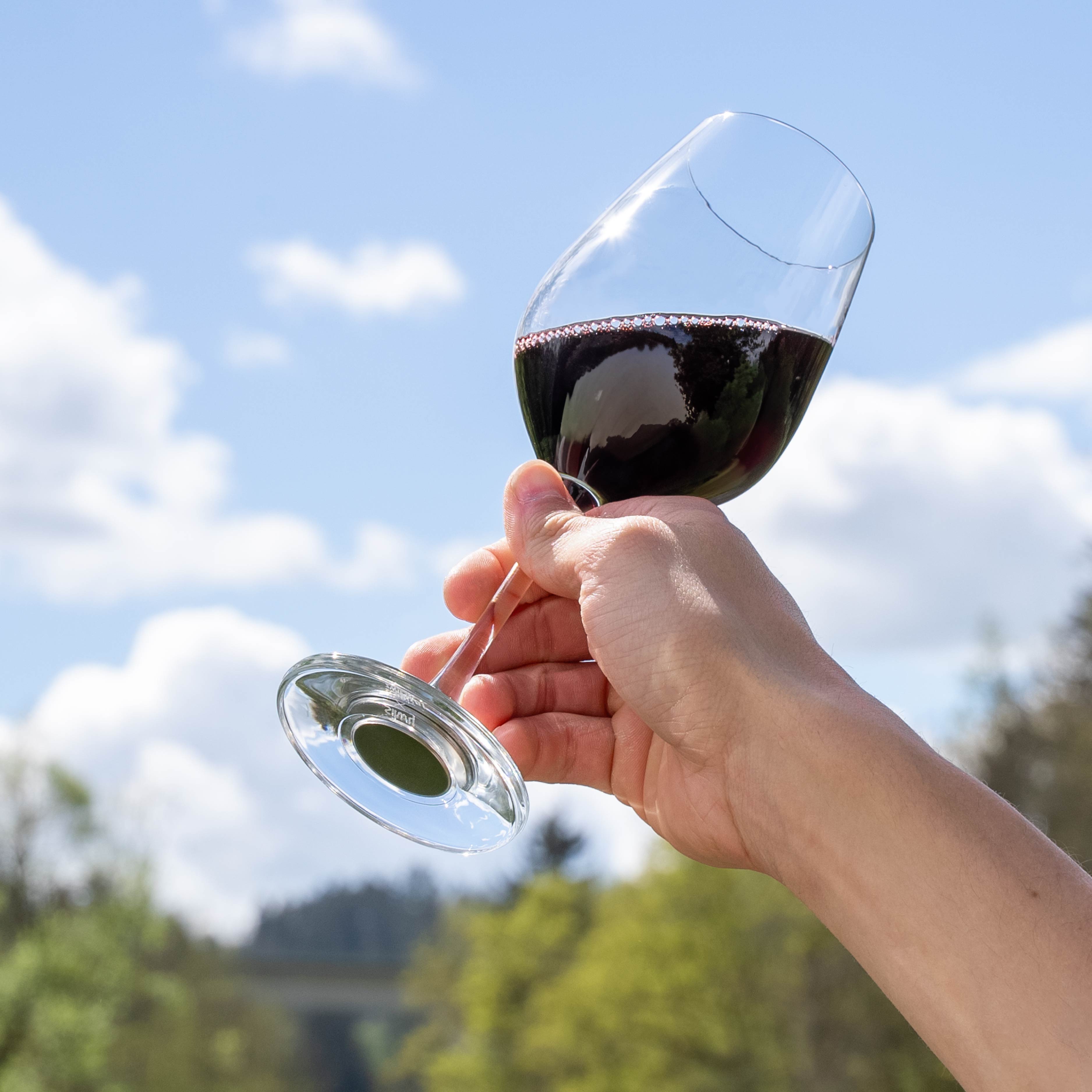 Magnetglas mit Sicht auf eingearbeiteten Magneten