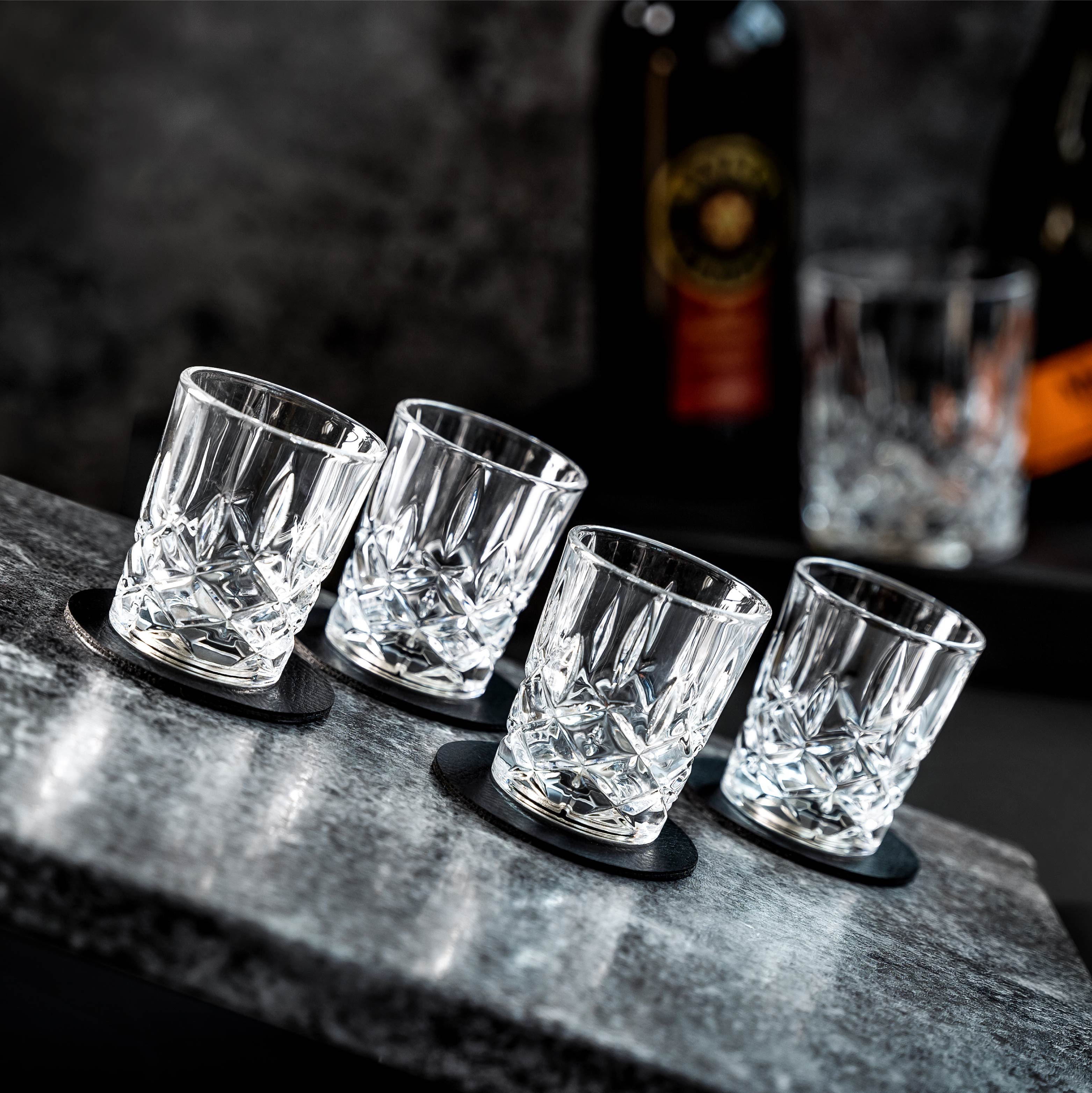 Magnet-Kristallgläser mit Pads auf Schräge fixiert