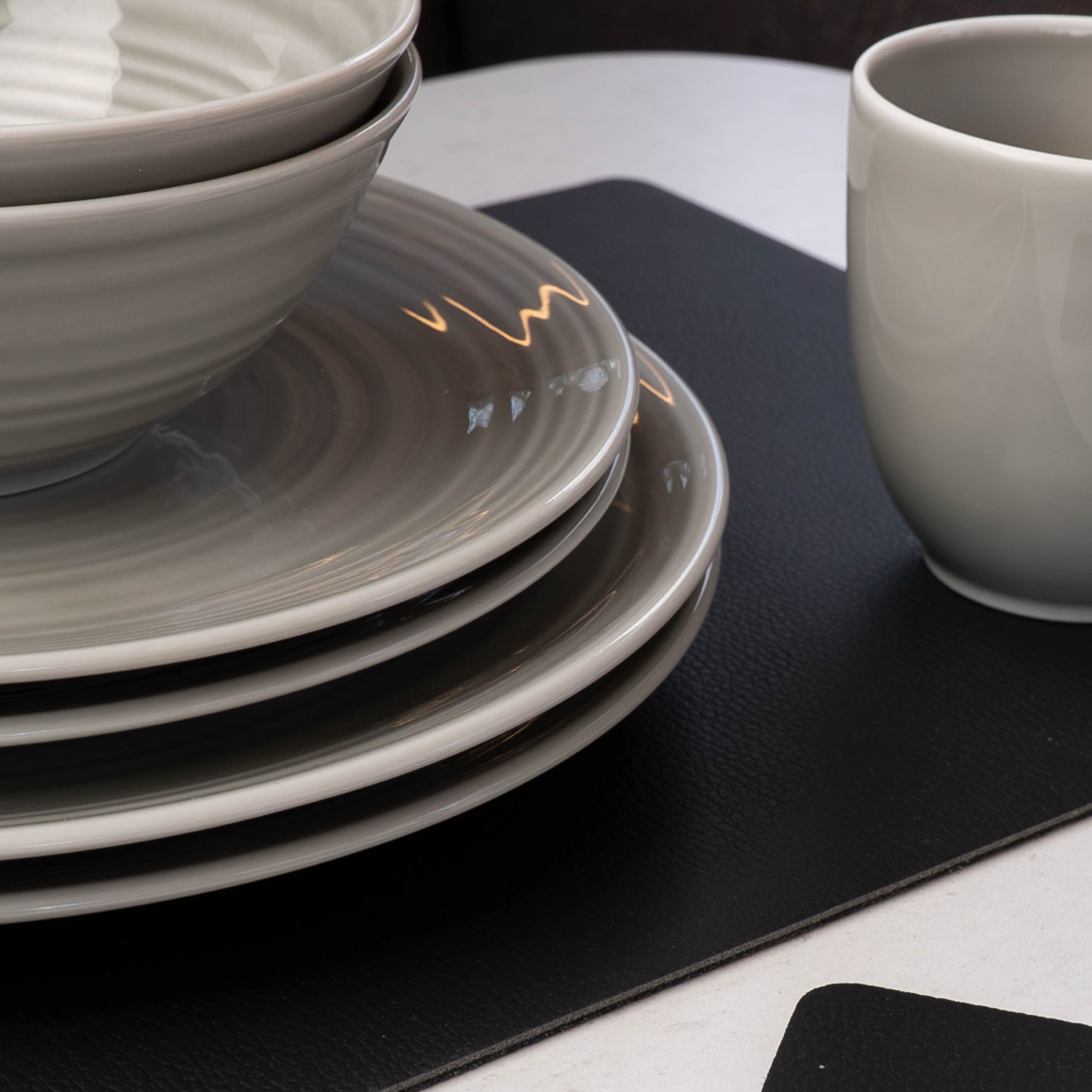 Magnet-Porzellan-Teller-23cm ash auf der Matte