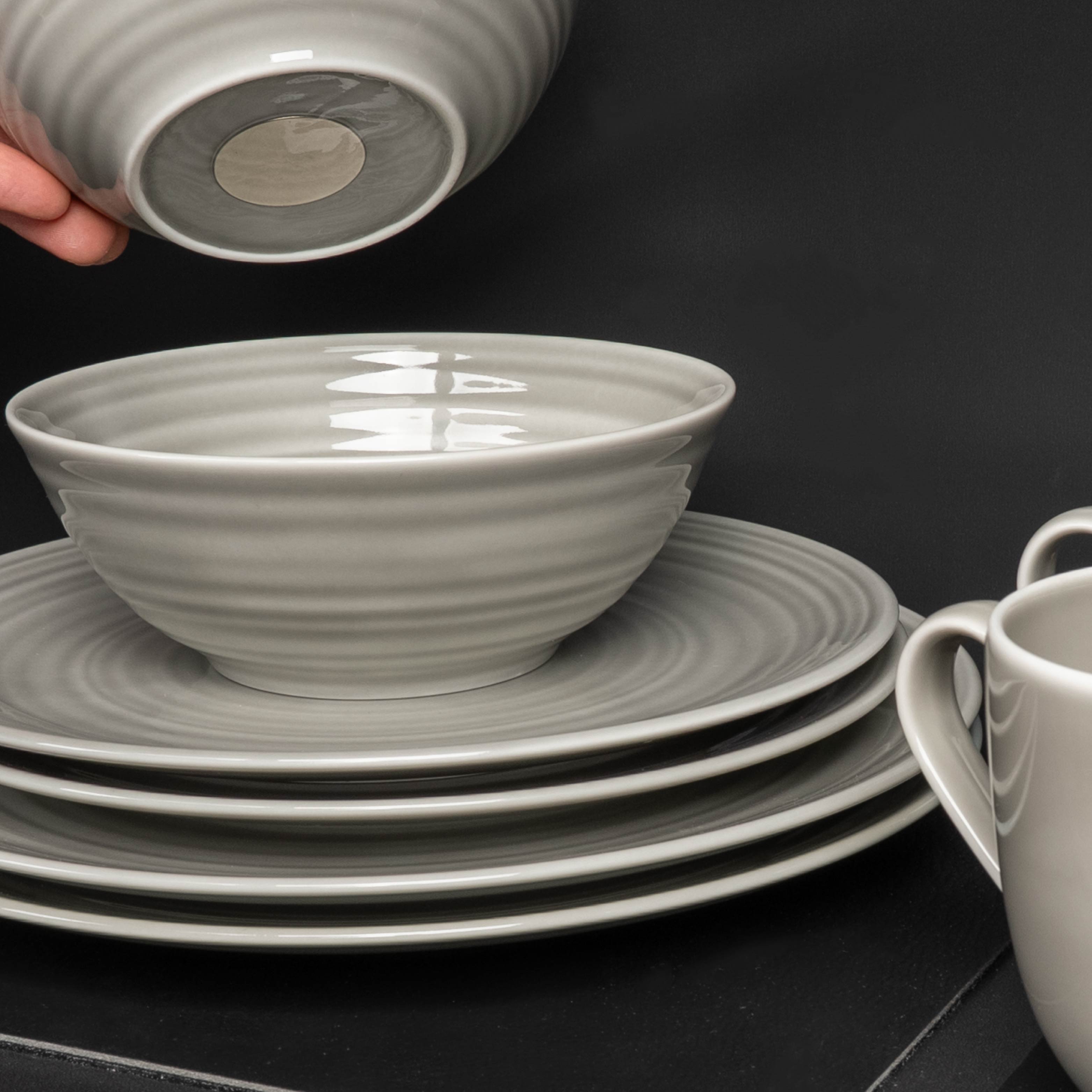 Magnet-Porzellan-Teller-23cm ash auf der Matte gstapelt
