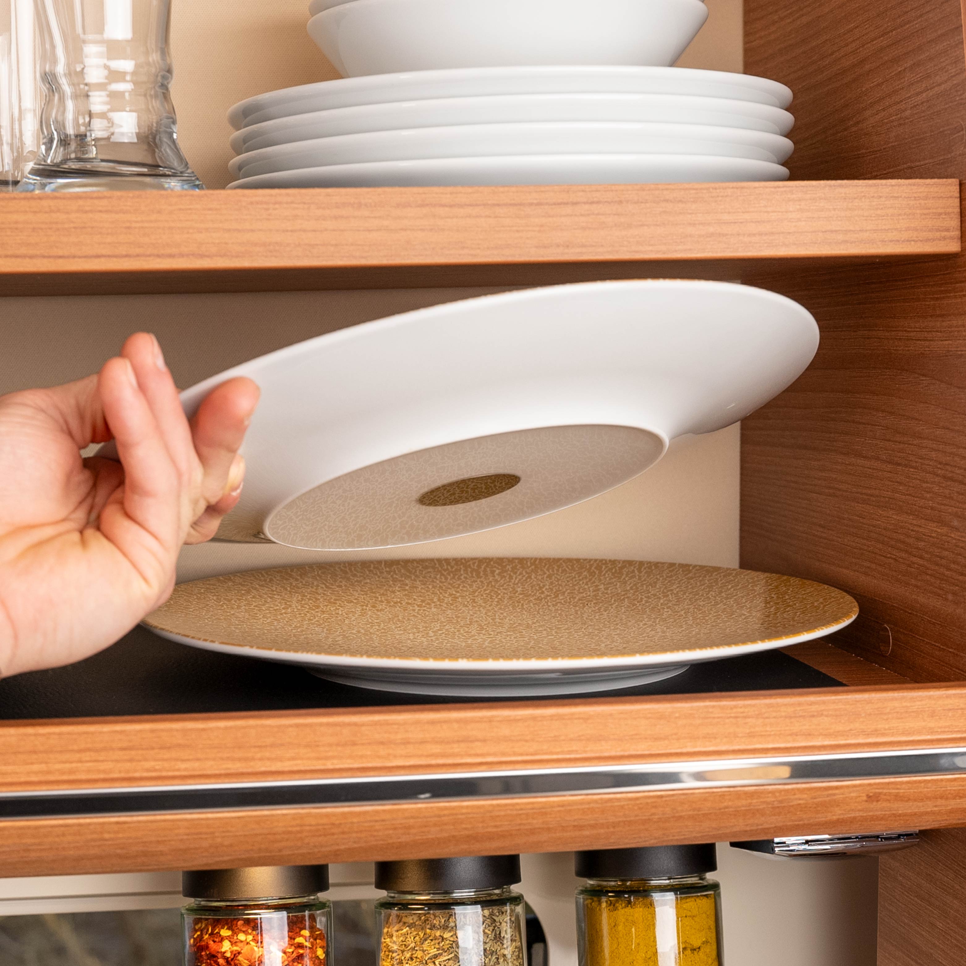 Nahaufnahme Magnet im Tellerboden