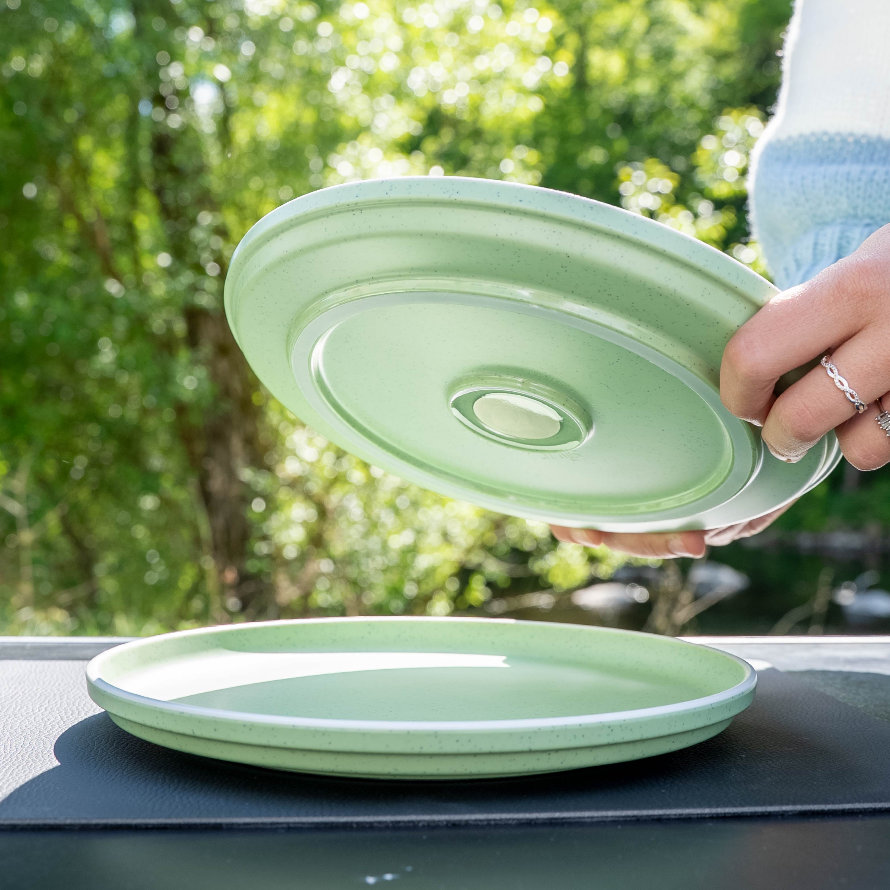 Kunststoff-Teller Green auf Matte