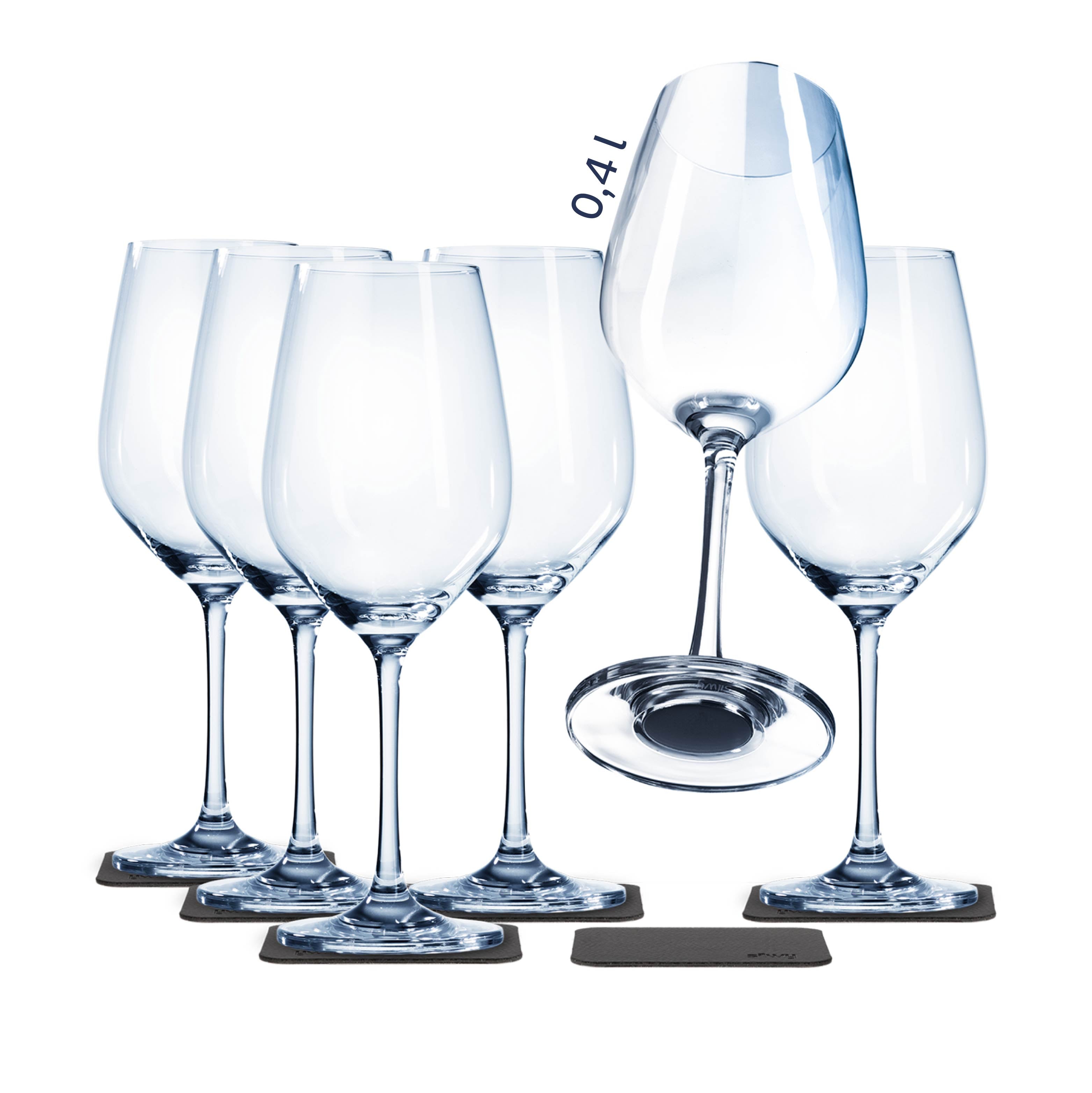 Freisteller sechs Magnet-Kristallgläser Wein auf Pads