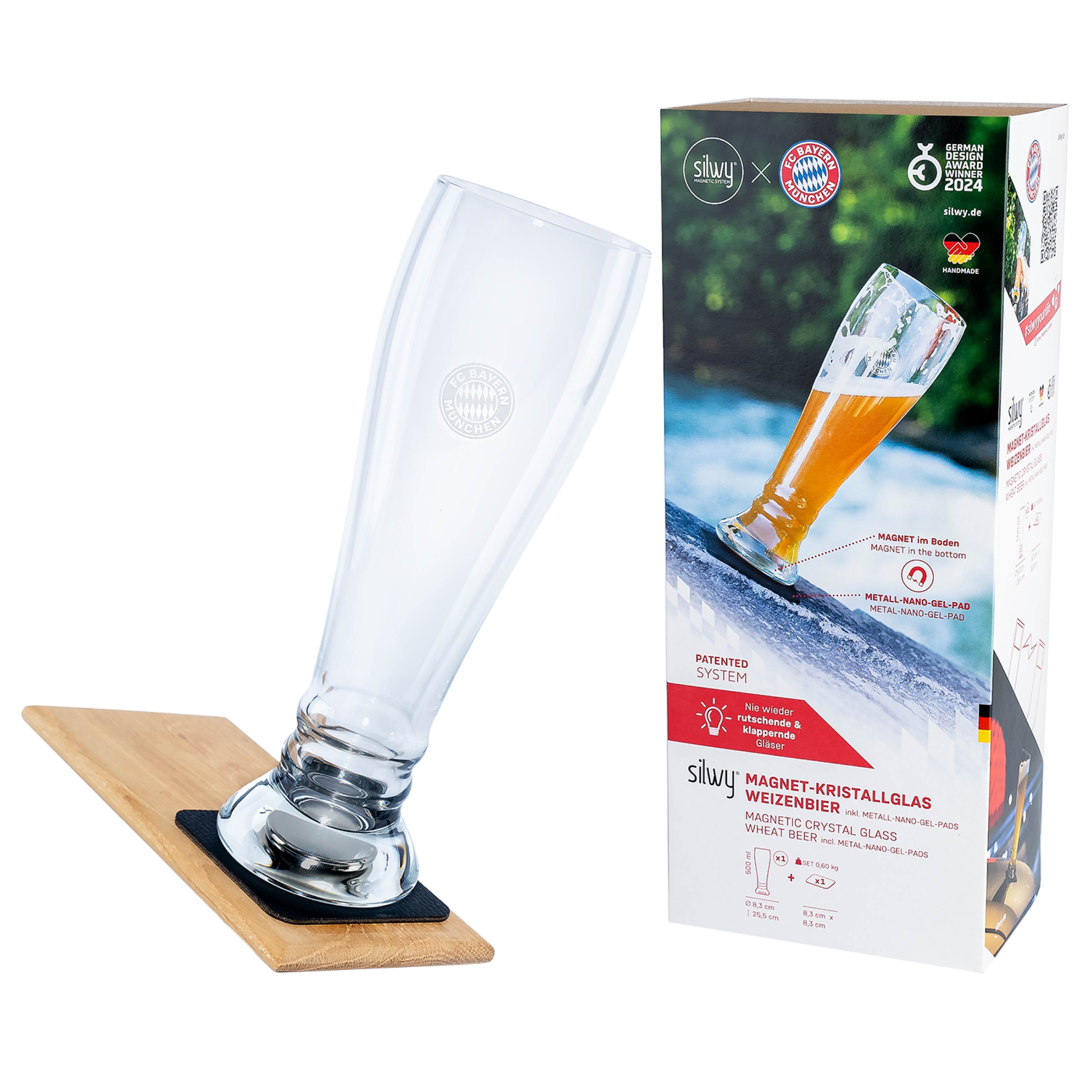Magnet-Weizenbierglas mit FC Bayern München Logo auf quadratischem Metall-Nano-Gel-Pad und der zugehörigen Verpackung 