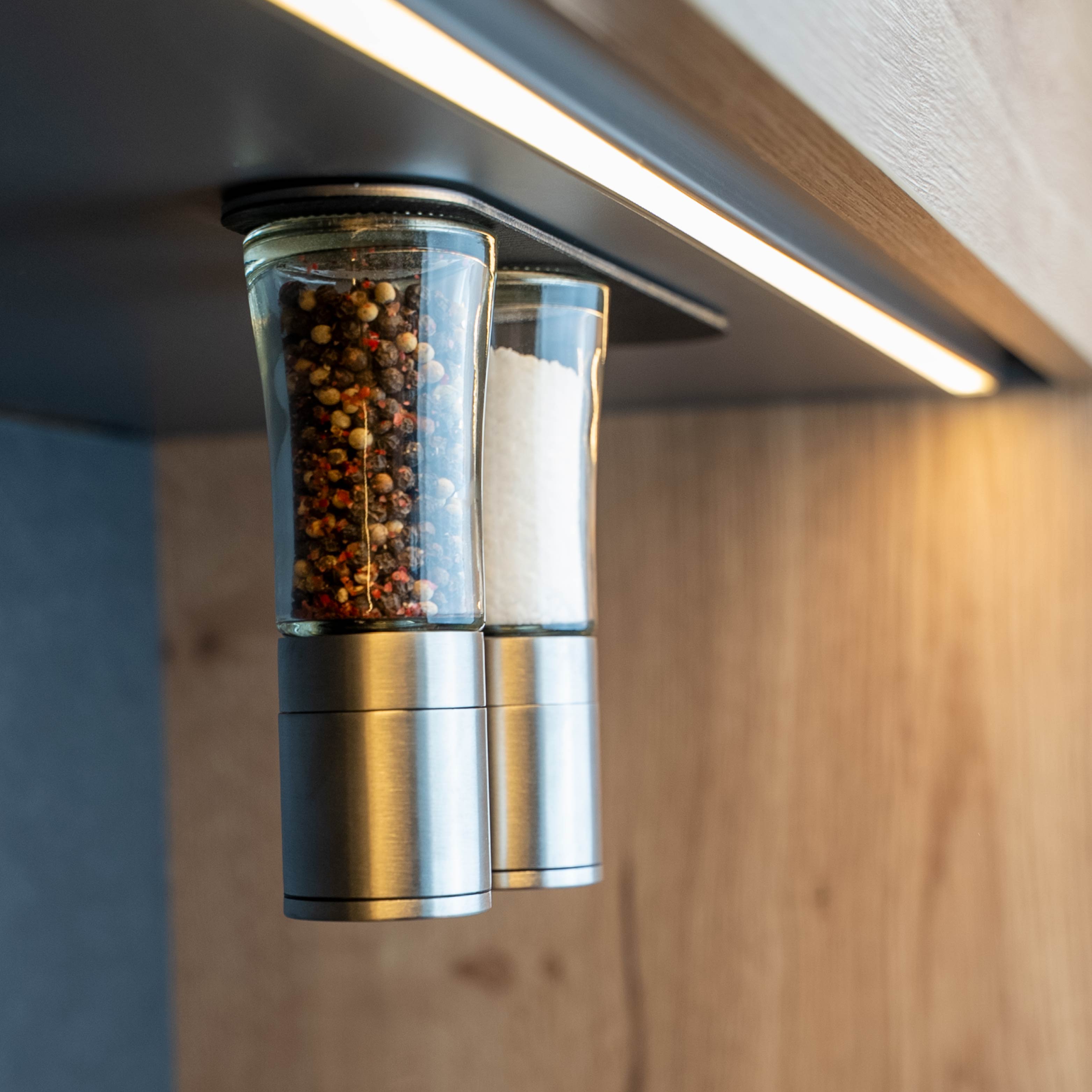 Magnet-Gewürzmühlen inkl. Leiste