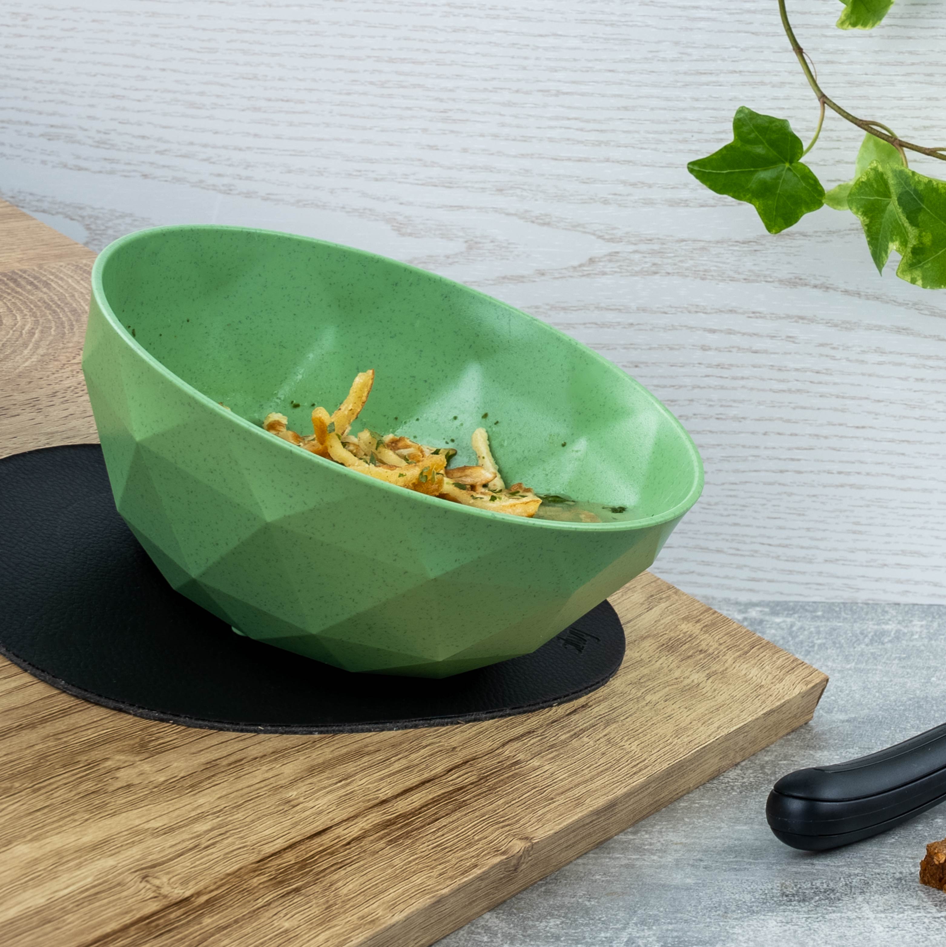 Magnetische Bowl wird durch metallisches Platzset in Schräglage fixiert
