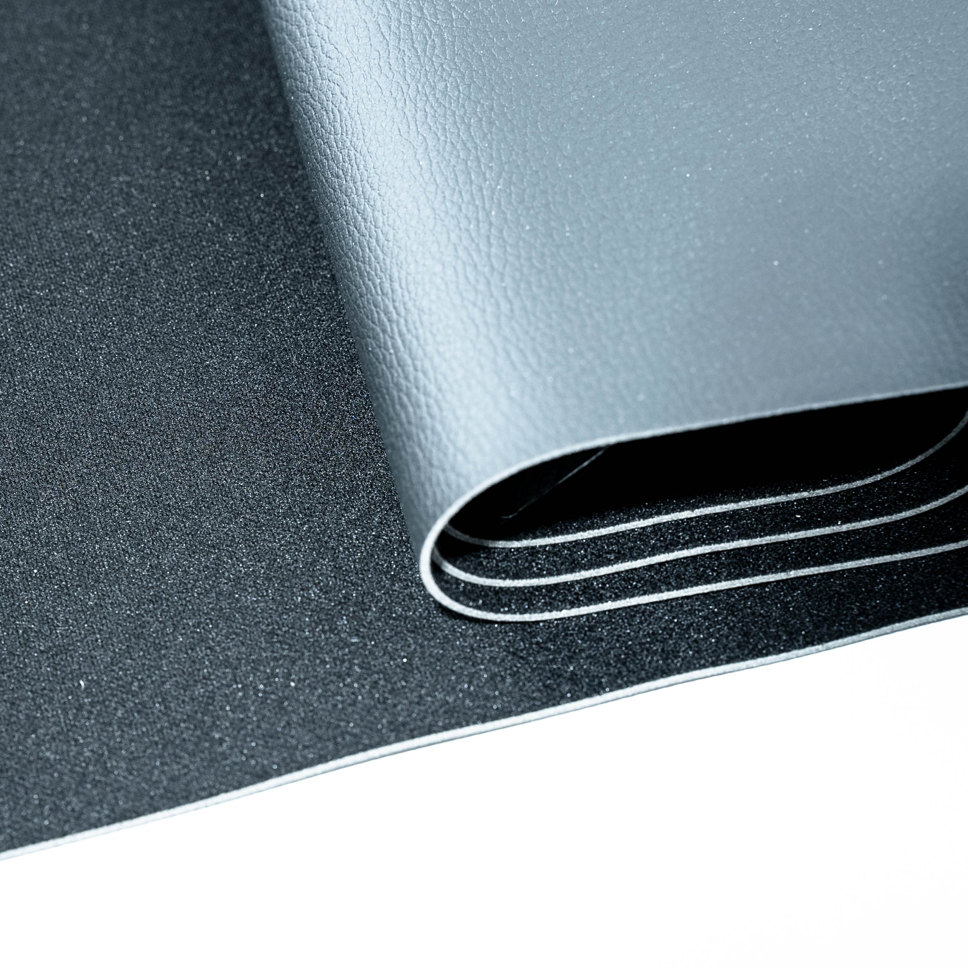 Metall-Matte black zusammengerollt