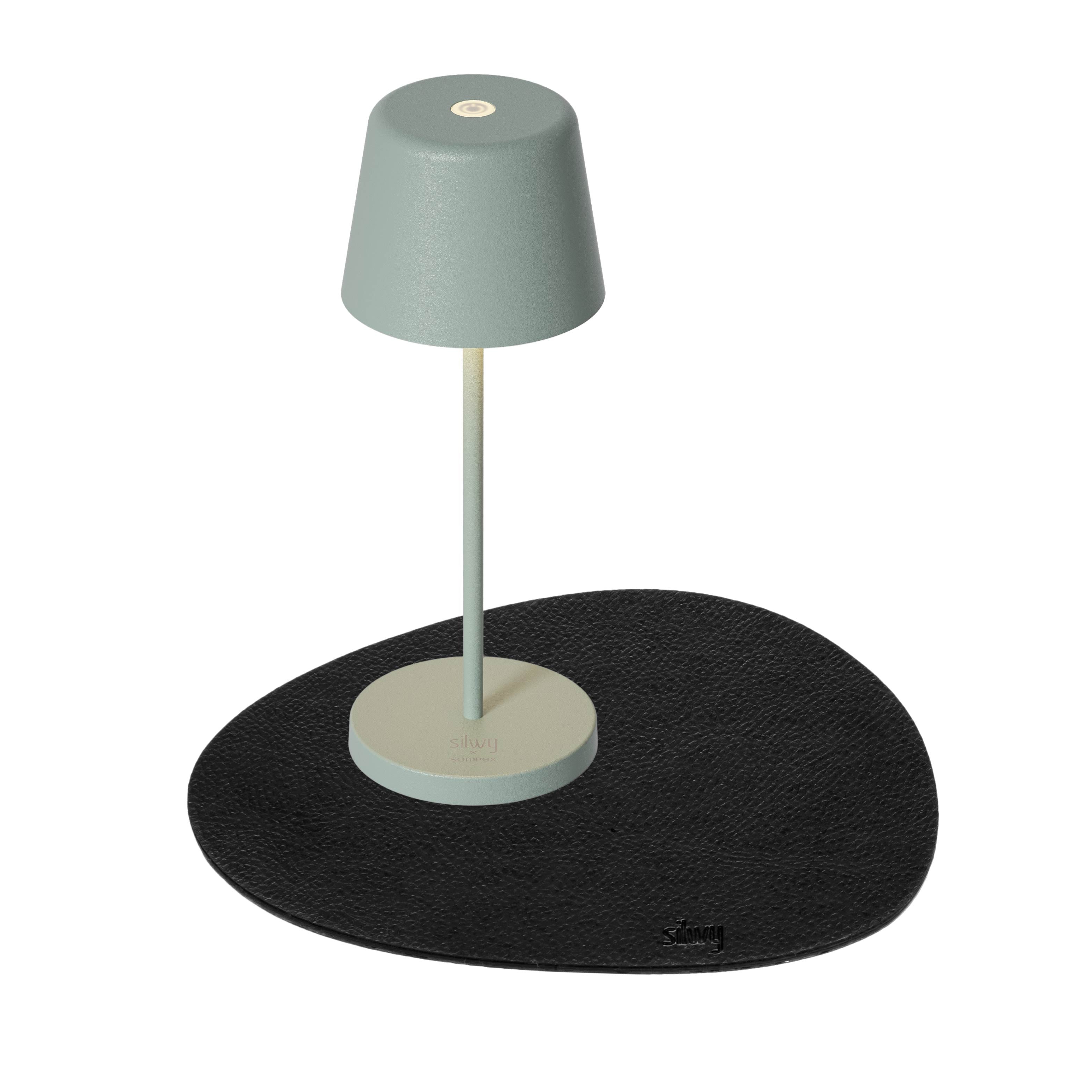 Magnet-Leuchte Monaco olive auf zugehörigem Platzset 