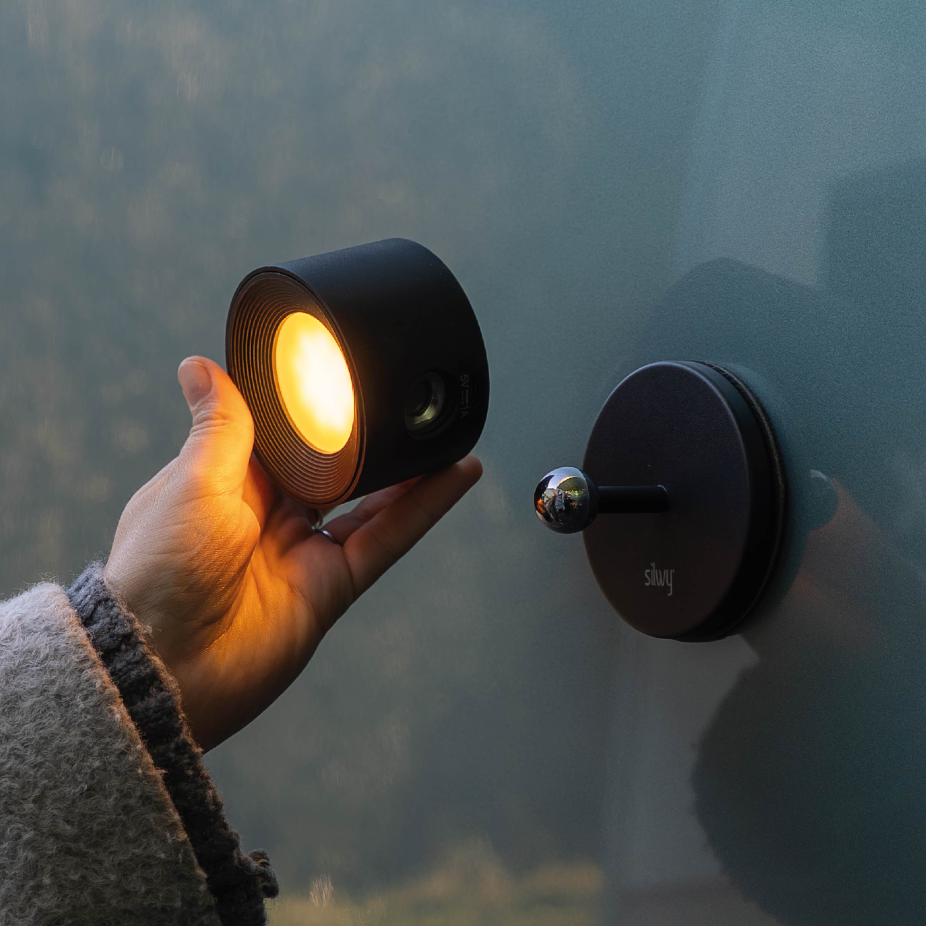 Lampada magnetica SPOTY con pad