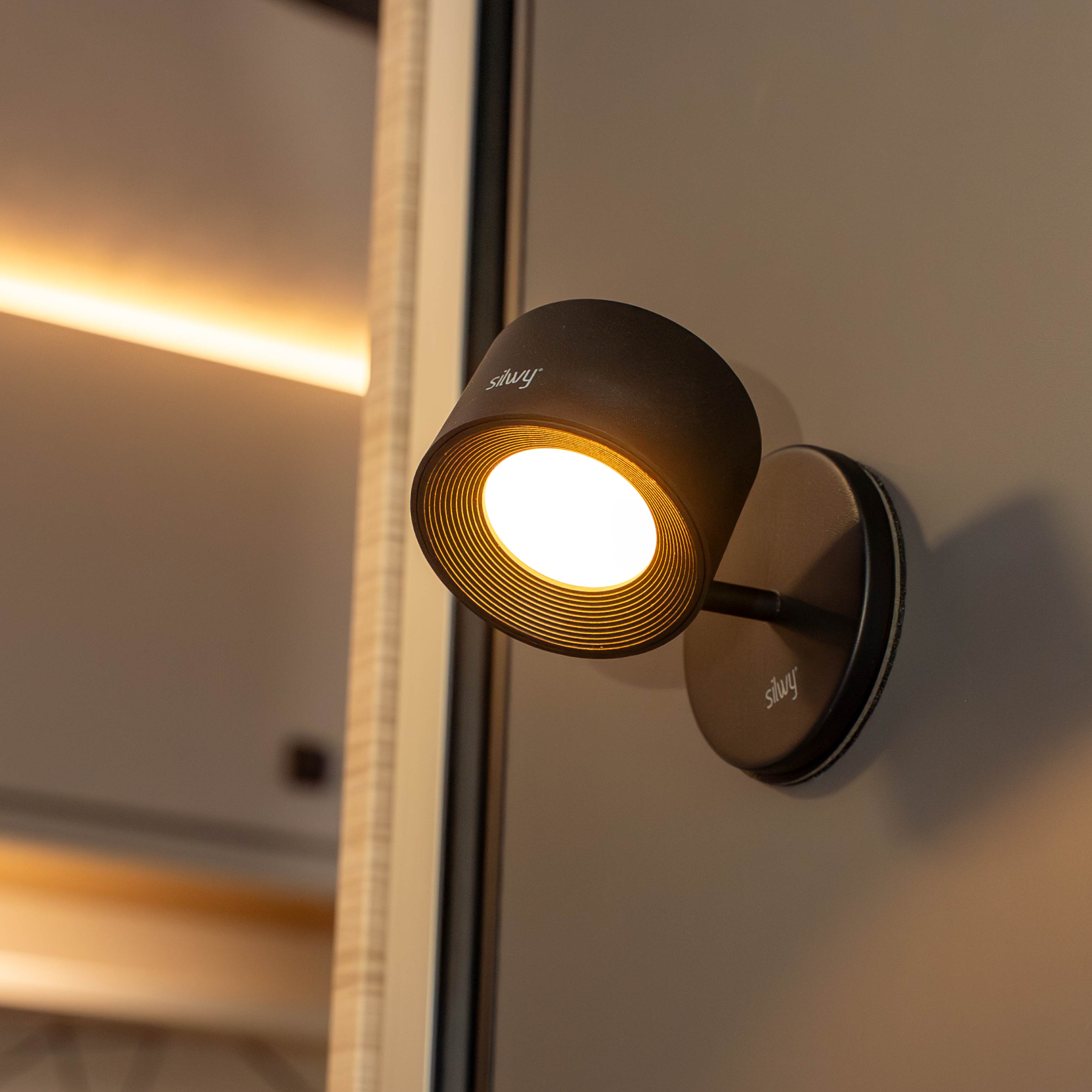 Lampada magnetica SPOTY con pad